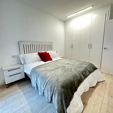 Jacinto Benavente 15, 1a Con Parking Gratis By Ybh * Vigo