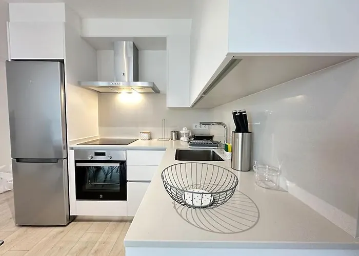 Jacinto Benavente 15, 1a Con Parking Gratis By Ybh * Vigo